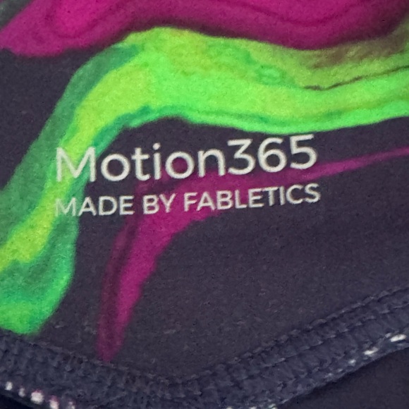 Fabletics Multicolor Activewear Set - Picture 13 of 16